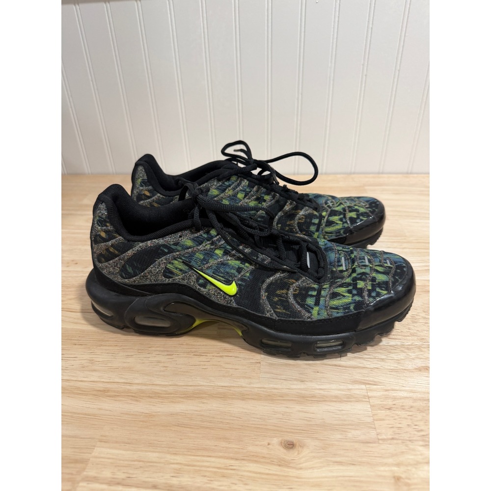 Nike Air Max Plus Sustainable Black Volt Sneakers Men Size 10
